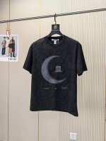 纪梵希。2025春夏新品时尚圆领短袖高级定制百搭款式！更有实用感 任何人都可以轻松驾驭 高端棉面料制作，手感非常奈斯，不起球，不变形，奢华经典设计，非常显档次懂