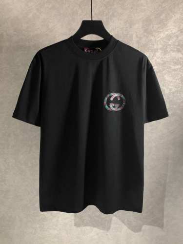 高品质 Gucci 古驰 新款 Logo涂鸦图案短袖T恤，采用冰丝索罗娜高端布料 前后手绘涂鸦工艺 区别于普通的印花图标 ，定织纯棉面料，舒适透气不易变形。三标