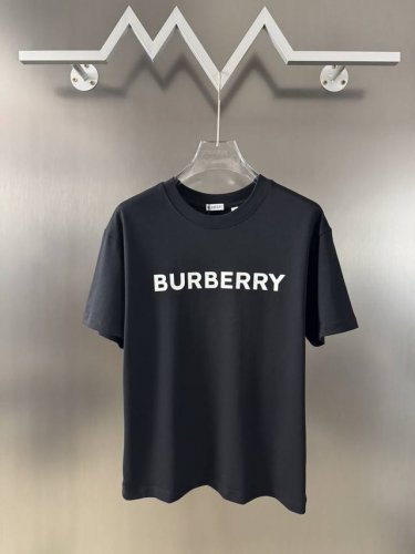 Bbr 25Ss夏季新款字母短袖T 采用定织定染高克重原版面料，洗水完高达300G32支双纱面料，1-1工艺制作，宽松Oversize版型，男女同款，区别市场通