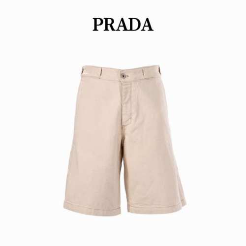 prada普拉达Prd 三角口袋牛仔短裤米白 定制原生态原胚布，面料故意呈现大小不一，分布不均的黑色斑点，单纯面料皆耗时一个月，原生态原胚布都采用退浆保色洗工艺