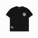 chrome Hearts 克罗心Ch 喷绘印花短袖T恤 面料采用 克重精梳棉，定制32支1*1螺纹，成衣两遍水洗处理，面料舒适亲肤无异感，定制定染面料，纺织密