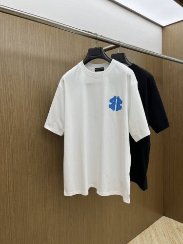 新品 Bbg 2540Fw春夏新品圆领打底外穿T恤 立体感Logo微廓形半袖活性纯棉打底T恤 棉 手感面糯有骨感 柔而有韧性 工艺处理 韧性和抗皱性能得到大幅度