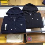 新品夹克 Prad - 贸易公司渠道稀出，同步官网发售！新款男士外套，高端版本！专柜定制面料 ，面料进口弹力聚酯纤维加氨纶透气舒适度高，细节无可挑剔，胸前品牌元