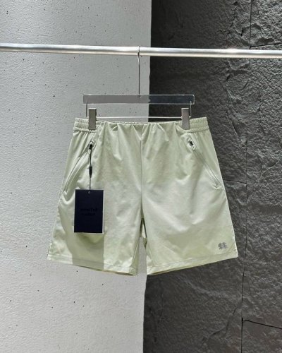 供 Kolon Sport 科隆夏日型B1177动密码五分短裤 颜色：黑色、荧光黄、豆绿灰， 尺码：M-3Xl 还在为找不到兼具B1178时尚与功能的短裤烦恼？