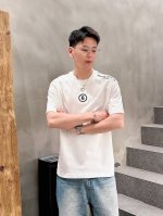 马吉拉 三标齐全。 2025夏季新款最新品短袖T恤，专柜同步有售，原单狠货，时尚进口原版科技面料，上身舒适透气，原版定制五金辅料，上身帅气有型，三标齐全，推荐款