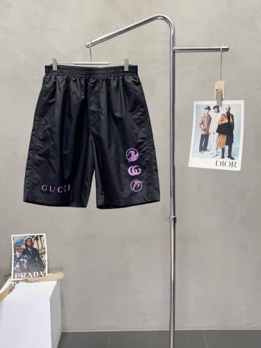 Gucci古驰独家专供新款休闲短裤高端版本 专柜定制面料 透气舒适度高，细节无可挑剔，品牌元素设计理念，体现高品质。手感细腻柔软！呈现休闲裁剪，上身版型超赞！码