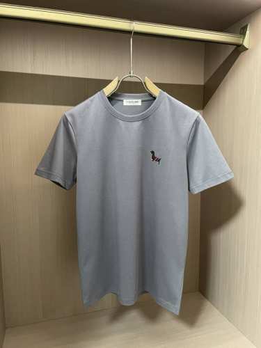 Tb 2025春夏新品 经典百搭款 圆领短袖T恤 每年必出的单品！简单大方设计 干净利落剪裁 采用进口顶级丝光面料 柔软细腻 男人的衣柜都少不了基础 随时随地都