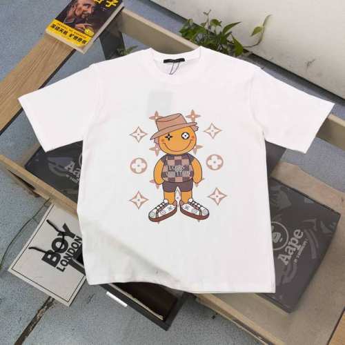 上新 款号：Dg25649 2025新款Louis Vuitton路易威登Lv稻草人图案Logo字母印花休闲情侣短袖T恤，经典图案设计，朋克不羁！！采用250G