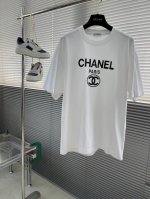 chane 2025新款Logo压胶T恤 硅胶立体饱满有层次 简约百搭 肩部通肩压条 280克纯棉面料舒适透气 男女同款 码数：S-Xxl S码衣长73 胸围1