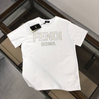 fendi 芬迪 新款上市 专柜系列纯棉T恤 全新设计灵感 极具时尚代表性 精致Logo设计 手感舒适透气 绝非一般的Yy之作 极为时尚耐看有腔调 上身效果高端