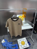 50Ss夏季新款蔻驰Coach 官网款重工硅胶男女同款情侣款短袖T恤 旗舰店官方在售大几千 非常简单的一款T恤 上身简约大气 必入款 整件T恤的图案布局非常简单