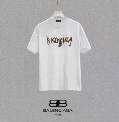 Balenciaga 巴黎世家、25Ss高版本胸贴印花Logo圆领短袖T恤。面料采用定制280G支双股精棉平纹高密无尘全棉布料，Os版型宽松慵懒百搭，轻奢大气，