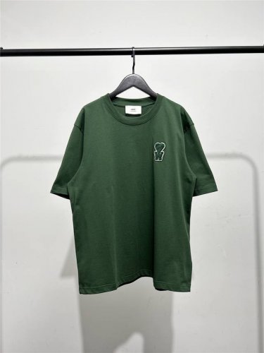 ami艾米植绒爱心小标刺绣短袖T恤 最小码S穿到130斤左右 ami联名款棉质平纹针织圆领T恤 全新 Ami X Woo Shik 联名系列登陆 城市休闲风穿搭