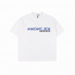moncler 蒙口 25Ss 植绒字母短袖T恤 面料采用定制240G 26支特滑双股精棉平纹高密无尘全棉布料。前幅高密度加厚，走线平整，代工品质，全套定制辅料
