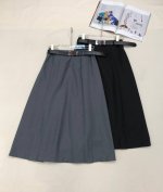 miumi* 25Ss新款半裙 下摆字母刺绣装饰 搭配经典腰带 简约大方 两色三码Sml