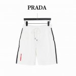 prada 普拉达 25Ss 红色Logo胶条侧边条纹短裤 男女同款全新美学灵感趣味设计,渠道性质精品。让整体造型设计更加优雅时尚， 今夏最火系列，无数明星潮人
