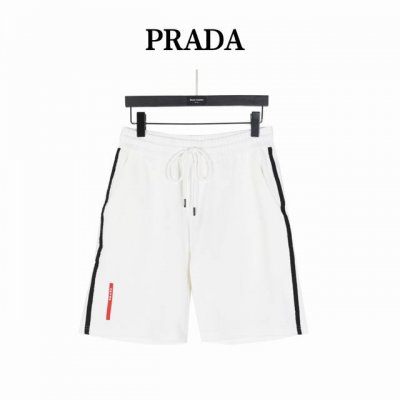 prada 普拉达 25Ss 红色Logo胶条侧边条纹短裤 男女同款全新美学灵感趣味设计,渠道性质精品。让整体造型设计更加优雅时尚， 今夏最火系列，无数明星潮人