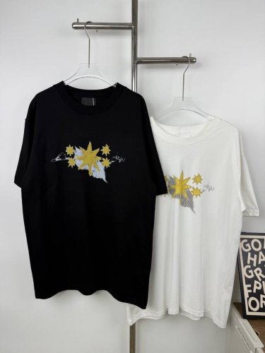 款号X42 Givenchy 纪梵希图案印花圆领短袖 定制面料洗水后280克重双纱100%精梳全棉面料 印花工艺，螺纹定织定染无色差 出入专柜无压力，通肩拉条工