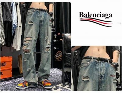 巴黎世家Balenciaga破洞修身直筒牛仔裤 四季皆宜的百搭单品！ 街头潮流复古风十足，含棉量极高的牛仔布、经过多层次水洗！手感柔软舒适、外贸大厂车工操刀制作