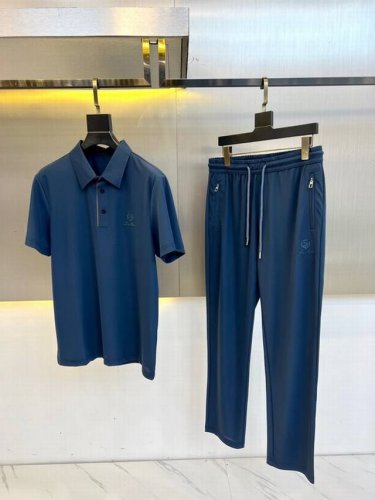 lp、25Ss春夏新品套装Polo短袖+卫裤进口四面弹力速干面料，内里包边走线均匀细致，密而不乱彰显大厂做派。面料，柔软细腻，挺阔舒适。细腻好穿易打理干爽透气不
