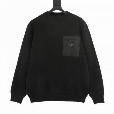 款号Y521 prada 普拉达 22Ss 三角标口袋针织长袖毛衣 高级定制毛衣 秋冬穿着尤其显得好看 欧洲米兰专柜 同款系列 专柜新品海外订单 原版订制，足够