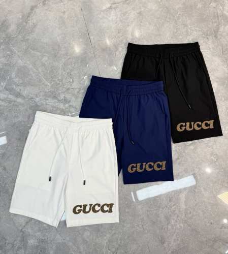 gucc*古齐25S新款五分短裤！可成套搭配纯色系推荐！冰爽舒适.品牌Logo立体印花字母标识.经典Gucci花型.裤身采用高密冰感四面弹轻薄面料.上身无束缚感