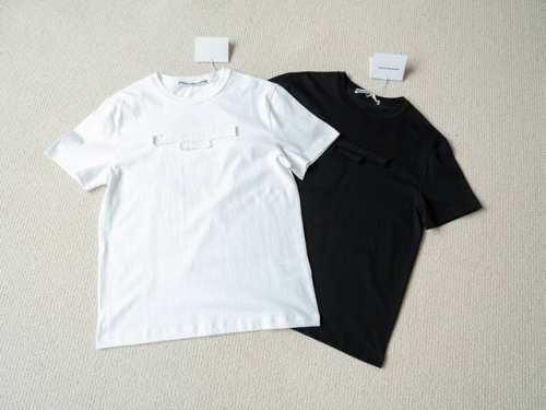 顶级原版工艺 Alexanderwang25春夏磨毛情侣压花T恤 男女同款 颜色：黑色 白色 尺码：S M L Xl 尺码推荐： 模特A：身高165，体重102