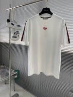 Gucc 2025夏季新款短袖T恤，特色的刺绣加织带工艺，个性艺术系列全网独家首发 百搭款细节处理完美240克纯棉面料十分精致 原版面料 网红明星同款高版本 高