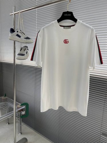 Gucc 2025夏季新款短袖T恤，特色的刺绣加织带工艺，个性艺术系列全网独家首发 百搭款细节处理完美240克纯棉面料十分精致 原版面料 网红明星同款高版本 高