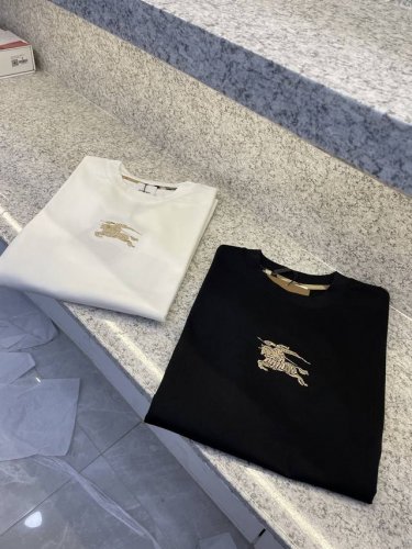 Bbr搏柏丽25 Ss新品春夏首发专柜 最新款短袖圆领T恤高端订制 设计前卫时尚 品牌Logo重工艺设计高端定制欧棉180克面料手感柔软.穿着舒适.专柜级别精致