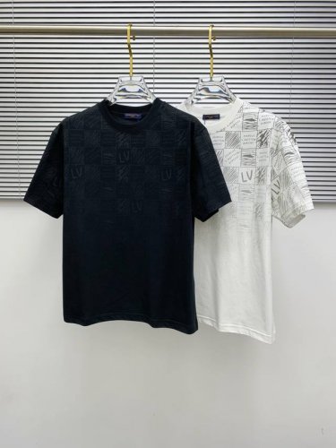 Sslv纯棉最新面料经典标识图案Logo时尚简约潮流短袖，最顶级的品质专柜原单短袖，顶级制作工艺进口面料，专柜款独特设计，采用进口高端订制面料。官网在售！面料版