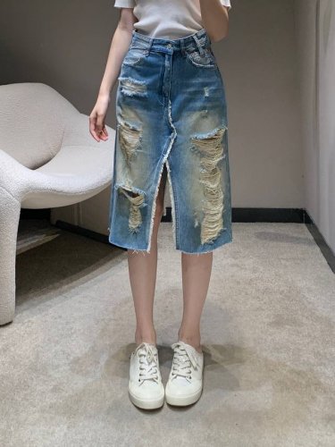 maisonmargi*La 25Ss春夏新款 Mm6破洞做旧开衩半裙丨独家高版出品！采用100%纯棉的面料 牛仔上身柔软 做旧复古破洞设计 多种水洗工艺 纹理