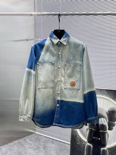 路易威登 Lv 2025Ss新款男士长袖 牛仔 衬衫 衬衣，高端版本！专柜定制面料 透气舒适度高，细节无可挑剔，品牌元素设计理念，体现高品质。手感细腻柔软！呈现