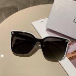 60 Celine塞琳 新款墨镜 配全套包装 出门必备墨镜 不仅可以凹造型 还可以提高整个颜值 整体造型瞬间！