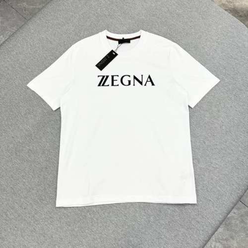 p240。 Zz- 杰尼呀 新品 标志性印花字母Logo圆领短袖T恤 内领中和后背撞色织带点缀相呼应 简约不简单 大气 推荐 S-Xl