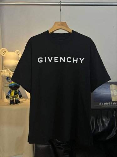 实拍图 顶级版本 #Givenchy#纪梵希.25Ss.经典字母印花短袖T恤 面料采用定制Giv全棉双纱面料 克重260G 手感松软细腻扎实 舒适透气不易变形
