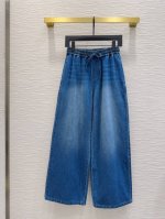 loe W* 2025Ss新款 高版出品~超时髦新款丹宁牛仔 酵洗个性色调上身又酷又飒爽 采用定制高品质斜纹棉质水洗牛仔面料，纹理细腻，棉感自然，既有筋骨感又不