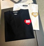 100 Miu Miu 2025年新款春夏纯棉210克重短袖T恤上新：缪缪的经典字母绣花搭配铁皮刺绣工艺设计组合，色彩鲜明独特！男女 情侣同款穿搭很有特点！ 颜