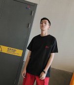 上新！国货之光鸿星尔克Erke经典小标，标志Logo，化繁为简！极简的设计转化为服装语言，就如这件基础短袖T恤，有着极其细腻的面料质感，平淡中无处不透入极简高级