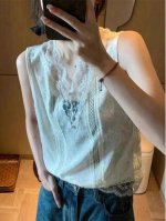 上新款 性感洋气蕾丝边V领微透高级显瘦背心 材质：真丝丝绒 颜色：浅杏色，黑色 尺码：S-Xl