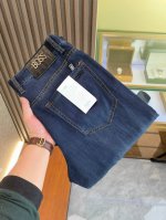 Boss 新款来袭2680新春爆款新品 专柜有售 实体店极品牛仔裤专柜原版1:1好货，适合各个年龄段。市场最高版本的欧洲进口面料。舒适柔软亲肤，上身效果超级棒时