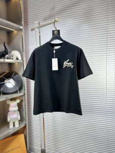 Gucc*古奇 Ss25早春新款短袖T恤，冰潮棉系列越洗越柔软 官W1-1克重260 高版本 顶级图案Logo，帅气时尚，简约百搭款。不仅挺括，保持潮流的廓形，