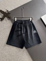 隔天出货 高品质 Balenciaga 巴黎世家 2025春夏新款松紧带休闲净色宽松短裤，裤脚下摆二本针锁边，针脚细密牢固，专柜定制面料 透气舒适度高，细节无可