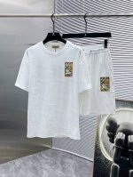 巴宝莉 Burberry 2025Ss夏季新款 休闲 短袖 短裤 套装，高端版本！专柜定制面料 透气舒适度高，细节无可挑剔，品牌元素设计理念，体现高品质。手感细