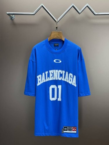 高端品质 巴黎世家Balenciaga 原版高克重双纱纯棉面料 重工艺印花、绣花，手感滑爽 L极度舒适体验 十足的高级感，都保持奢华高贵的特有的视觉质感. 颜色