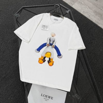 loewe罗意威 25Ss 采用300克高密度纯棉 不变形 不缩水 三标齐全 男女同款 工艺：前幅数码印花+后幅刺绣 颜色：白色 黑色 Size：S-Xl
