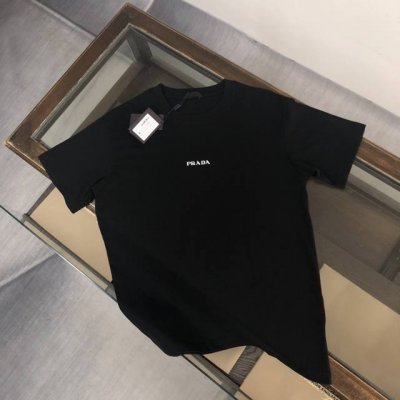 prada 普拉达 夏季新品上市时尚经典圆领短袖时尚单品设计 更加时尚舒适 高标准定制 上身非常有型 胸前品牌Logo压胶印花 客供辅料 客供进口高档面料质感非