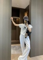 上新 Ch 克罗 十字架短袖＋梵文长裤套装 一套慵懒松弛感拉满 好看！ 颜色：白色 码数：Sml S码推荐： 80~100 M码推荐：100～115 L 码推荐