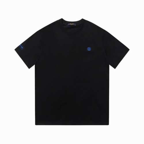 Lv 路易威登 刺绣蓝色Logo公关短袖 小香刺绣小Logo短袖 采用32支双纱精梳平纹260G，面料订染颜色，后整蚀毛后，对照原版做丝滑超柔处理，布面肌理股线