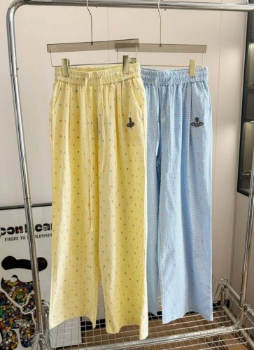 价格p： 品名：*西太后土星刺绣波点格纹休闲棉麻裤 尺码：M.L 颜色：黄色 蓝色 夏天，是慵懒风的季节，也是阔腿裤的季节。这件夏日多巴胺点点裤太绝了！芝士啵啵